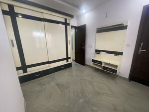 Room in 3 BHK Builder Floor at Rohini Sector 25 – for Sale