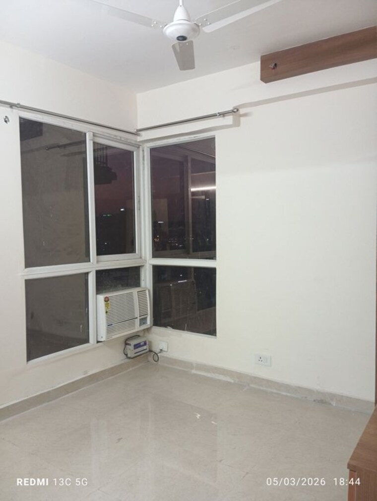 Room, signature-global-prime 2 Bedroom 600 Sq.Ft. Apartment In Sector 63a Gurgaon 10700120