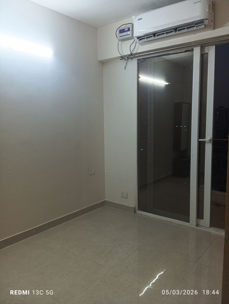 Room, signature-global-prime 2 Bedroom 600 Sq.Ft. Apartment In Sector 63a Gurgaon 10700120