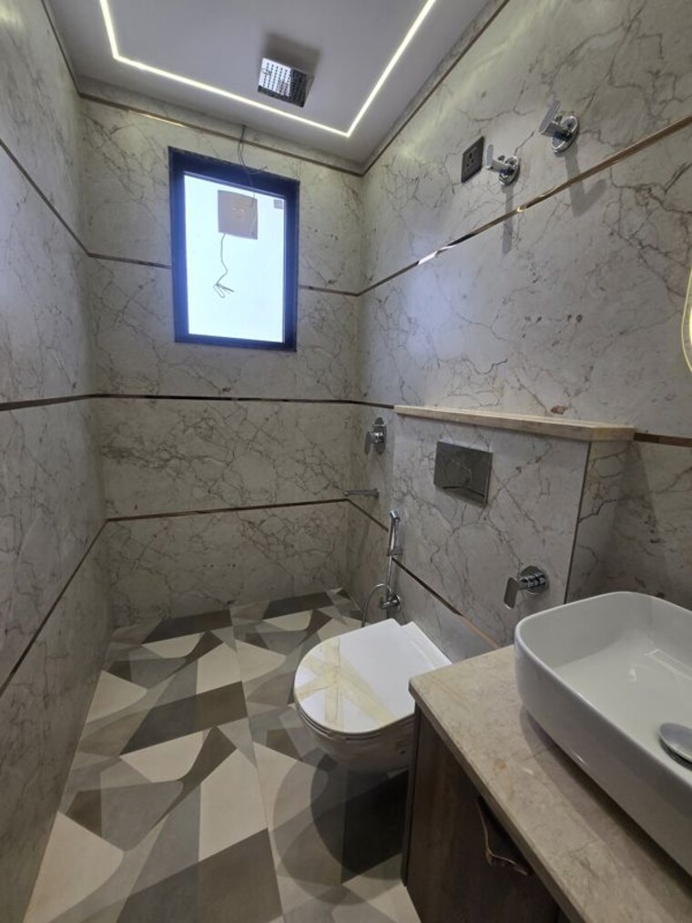 Bathroom, bptp-green-oaks 3 Bedroom 130 Sq.Ft. Builder Floor In Sector 70a Gurgaon 10700133