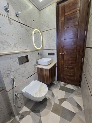 Bathroom in 3 BHK Builder Floor at BPTP Green Oaks, Sector 70a – for Rent