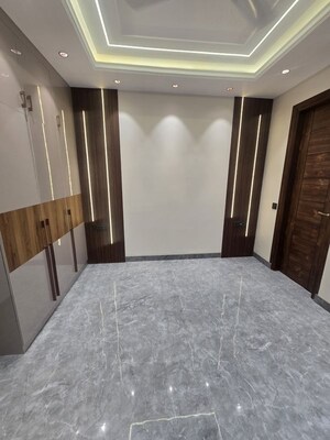 Bedroom in 3 BHK Builder Floor at BPTP Green Oaks, Sector 70a – for Rent