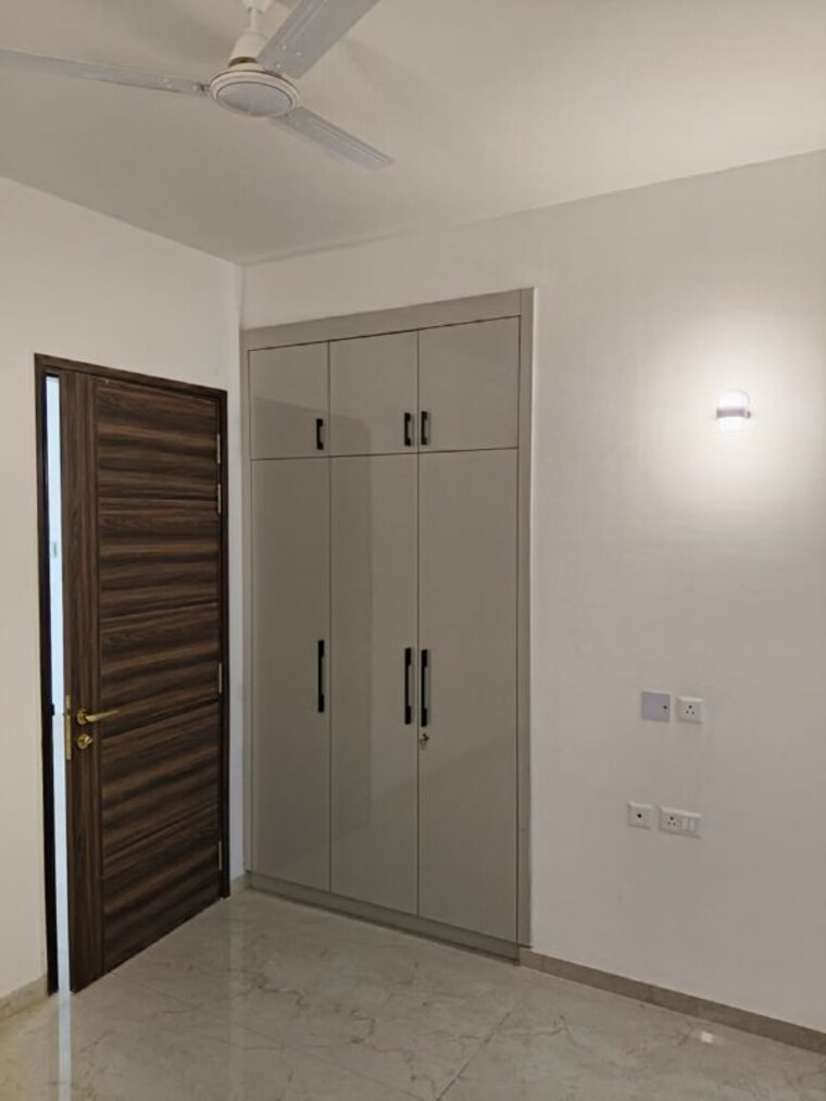 Room, smart-world-orchard 3 Bedroom 1680 Sq.Ft. Builder Floor In Sector 61 Gurgaon 10700146