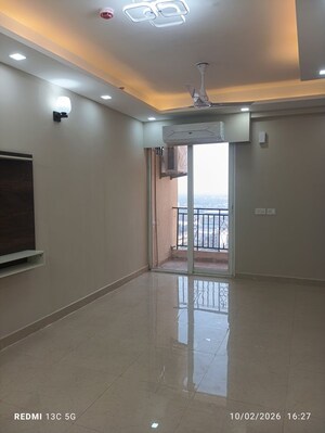 Room in 2 BHK Apartment at Signature Global Prime, Sector 63a – for Rent