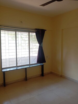 Room in 1 BHK Apartment at Bhujbal Township, Kothrud – for Rent