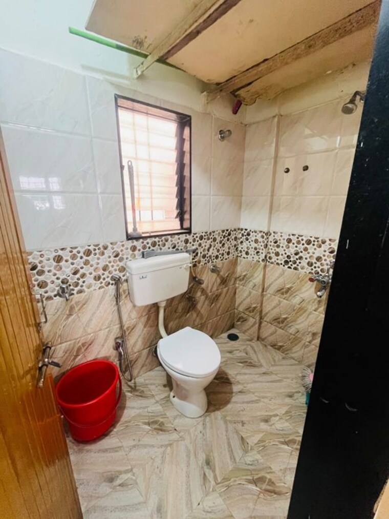 Bathroom, dhanlaxmi-park 2 Bedroom 900 Sq.Ft. Apartment In Kothrud Pune 10700153