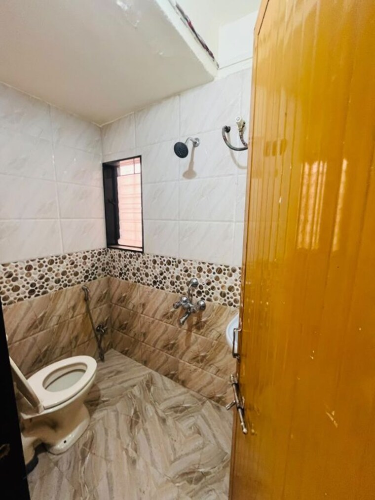 Bathroom, dhanlaxmi-park 2 Bedroom 900 Sq.Ft. Apartment In Kothrud Pune 10700153