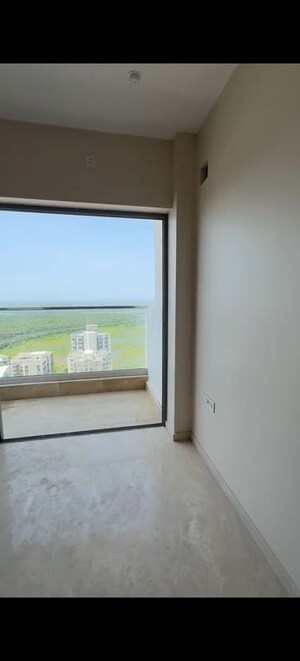 Room in 3 BHK Apartment at Sheth 72 West, Andheri West – for Sale