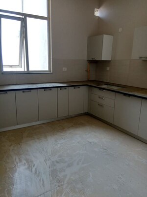 Kitchen in 3.5 BHK Apartment at Ireo Victory Valley, Sector 67 – for Rent