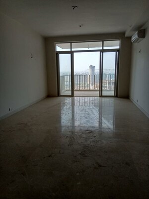 Room in 3.5 BHK Apartment at Ireo Victory Valley, Sector 67 – for Rent