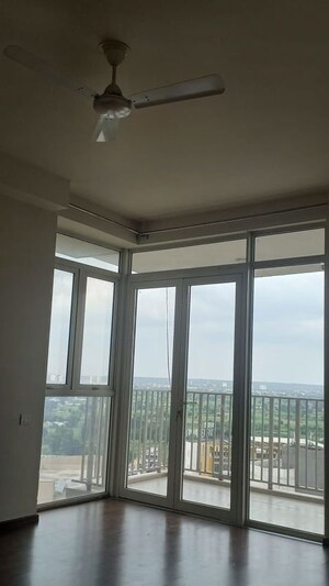 Room in 4 BHK Apartment at Ireo Victory Valley, Sector 67 – for Rent