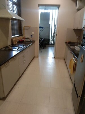 Kitchen in 4 BHK Apartment at Ireo Victory Valley, Sector 67 – for Rent