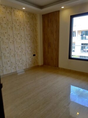 Room in 2 BHK Apartment at Ireo Uptown, Sector 66 – for Rent