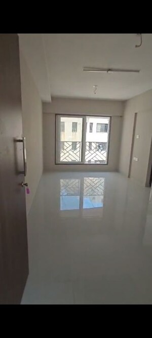 Room in 2 BHK Apartment at Sonam Soneri, Mira Road East – for Sale