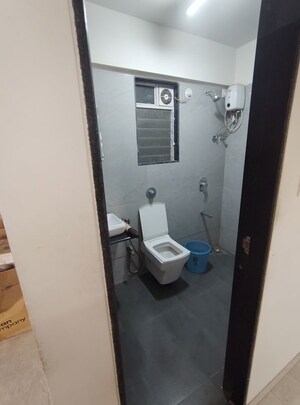 Furnished Amenities in 1.5 BHK Apartment at Drushti Sapphire, Ghatkopar East – for Rent