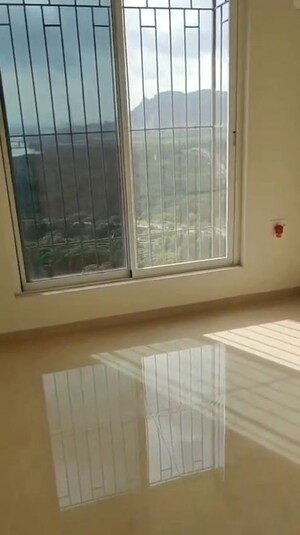 Room in 2 BHK Apartment at Dosti Tulip, Balkum Pada – for Rent
