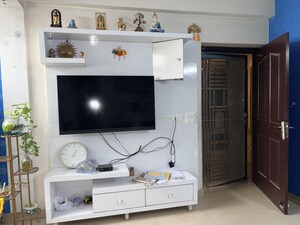 Furnished Amenities in 3 BHK Apartment at JM Florance, Tech Zone 4 Greater Noida – for Rent