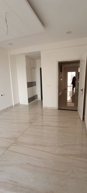 Room in 3 BHK Apartment at GHB Splande, Patiala Road – for Rent