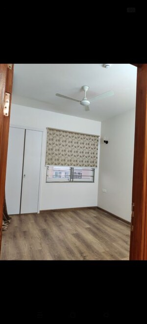 Room in 3 BHK Apartment at ABA Ivy County, Sector 75 – for Rent