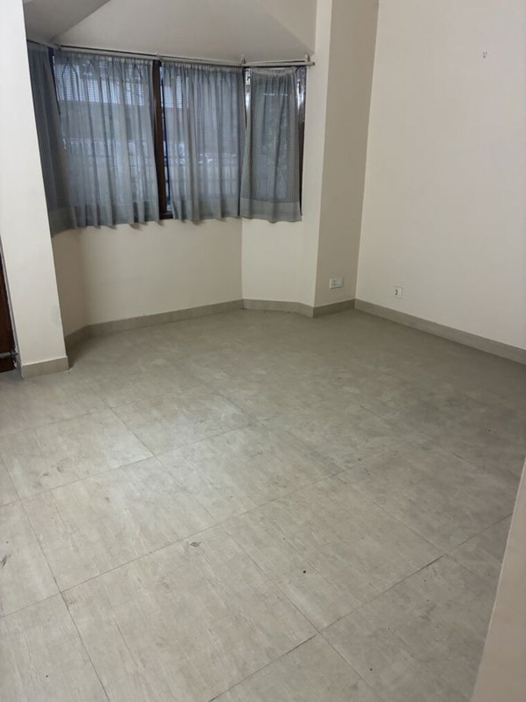 undefined, sector 49  308 Sq.Mt. Plot In Sector 49 Noida 10700299