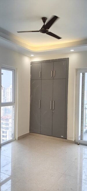 Room in 3 BHK Apartment at Sikka Kimaantra Greens, Sector 79 – for Rent
