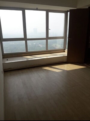 Room in 2 BHK Apartment at DB Realty Orchid Woods, Goregaon East – for Rent