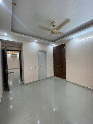 Room in 2 BHK Apartment at Trident Embassy, Sector 1 Greater Noida – for Sale