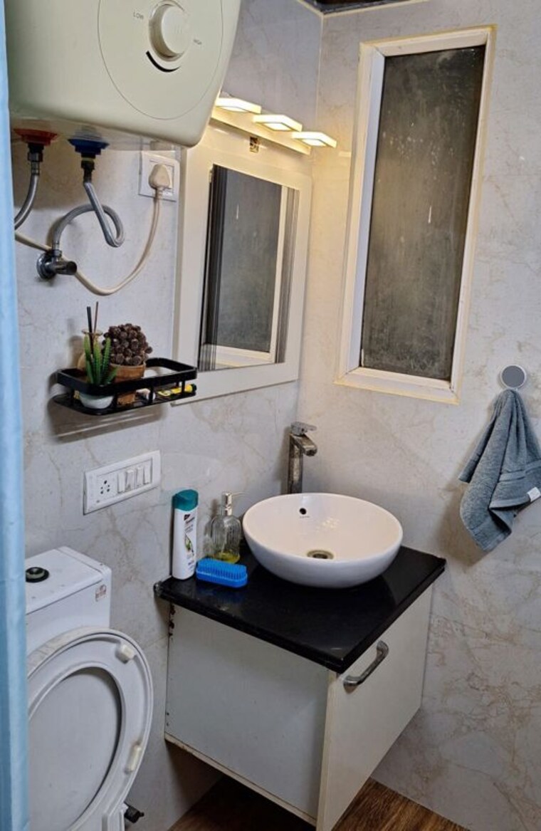 Bathroom, antriksh-golf-view 3.5 Bedroom 1700 Sq.Ft. Apartment In Sector 78 Noida 10700334