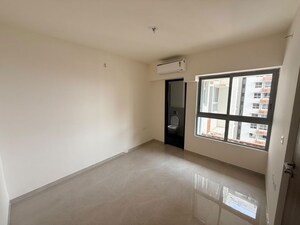 Room in 1 BHK Apartment at Piramal Vaikunth, Balkum Pada – for Rent