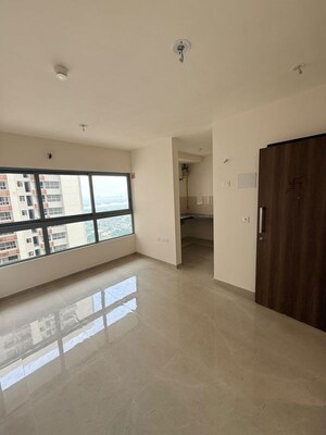 Room in 1 BHK Apartment at Piramal Vaikunth, Balkum Pada – for Rent