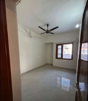 Room in 2 BHK Builder Floor at Sector 29 – for Rent