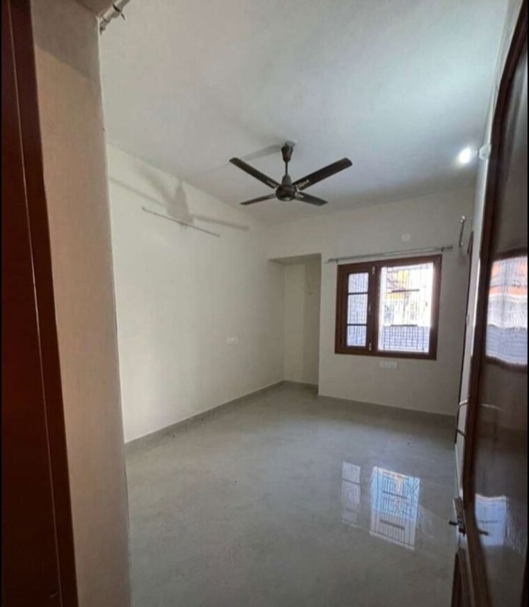Room, sector 29 2 Bedroom 800 Sq.Ft. Builder Floor In Sector 29 Chandigarh 10700341