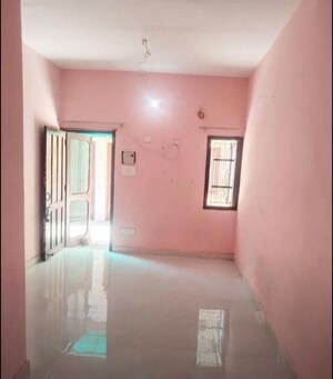 Building Lobby in 1 BHK Builder Floor at Sector 40 – for Rent