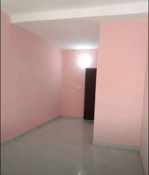Room in 1 BHK Builder Floor at Sector 40 – for Rent