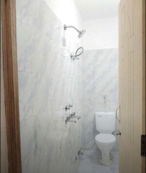 Bathroom in 1 BHK Builder Floor at Sector 40 – for Rent
