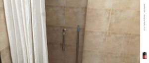Furnished Amenities in 3.5 BHK Apartment at Vipul Greens, Sector 48 – for Rent