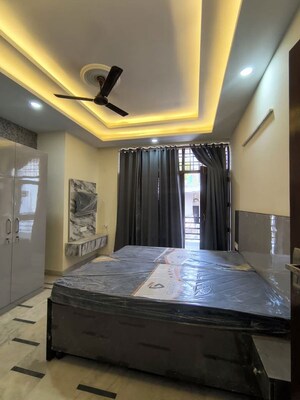 Bedroom in 3 BHK Builder Floor at Sector 17 – for Rent