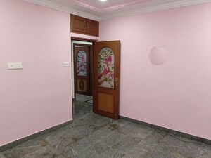 Room in 3 BHK Apartment at Burj Banjara, Banjara Hills – for Rent
