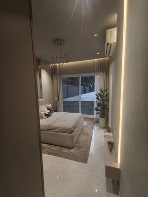 Room in 3 BHK Apartment at Dosti Planet North, Shilphata – for Sale