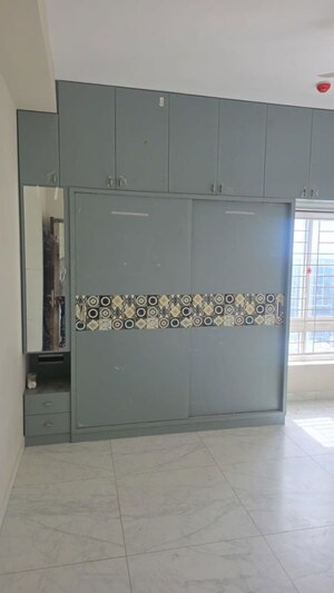 Room in 2.5 BHK Apartment at Sumadhura Olumpus, Financial District – for Rent