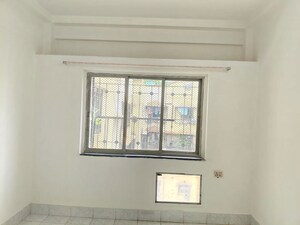 Room in 2 BHK Apartment at New Mahada Colony, Goregaon East – for Rent