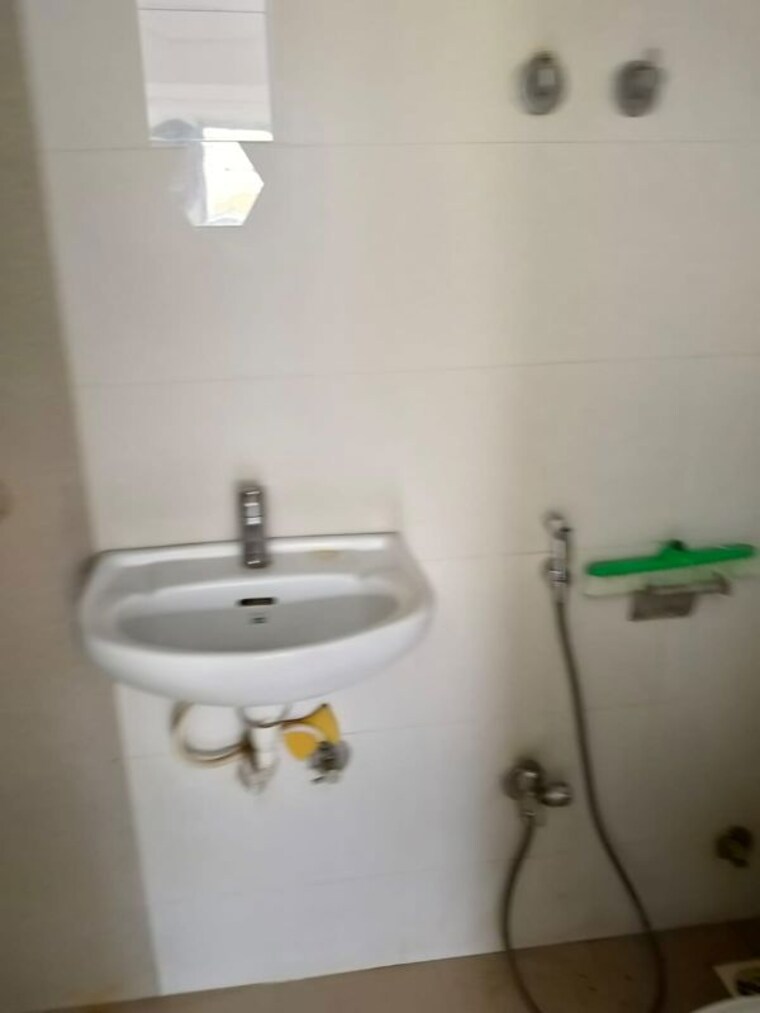 Bathroom, new-mahada-colony 2 Bedroom 860 Sq.Ft. Apartment In Goregaon East Mumbai 10700417