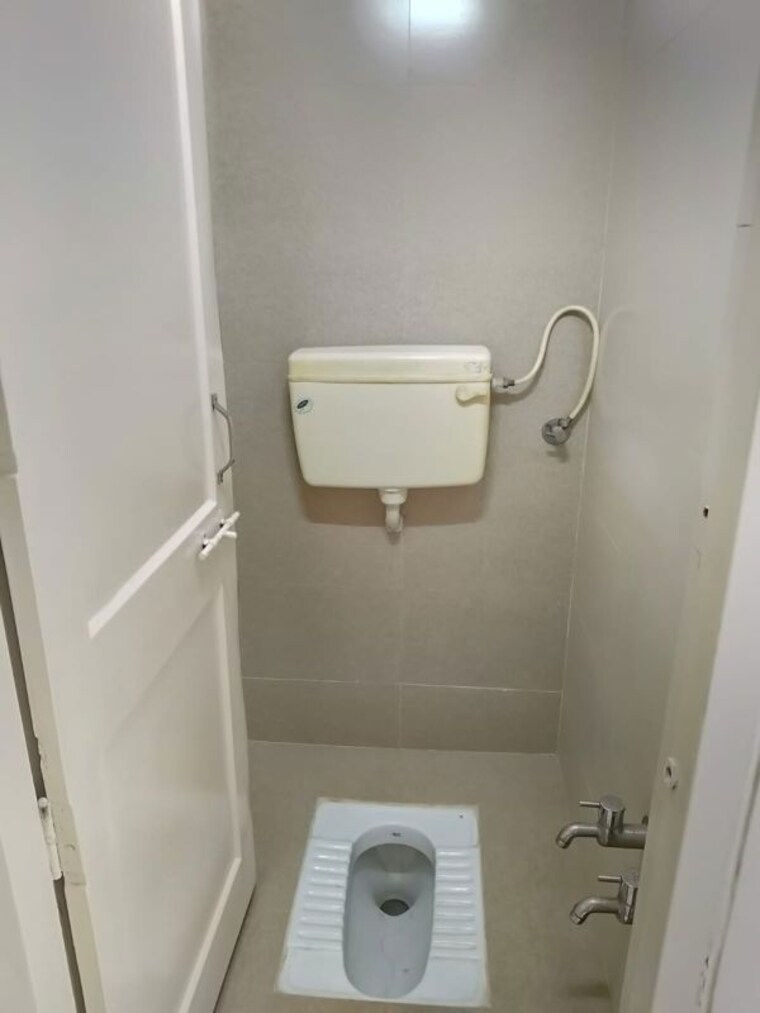 Bathroom, new-mahada-colony 2 Bedroom 860 Sq.Ft. Apartment In Goregaon East Mumbai 10700417