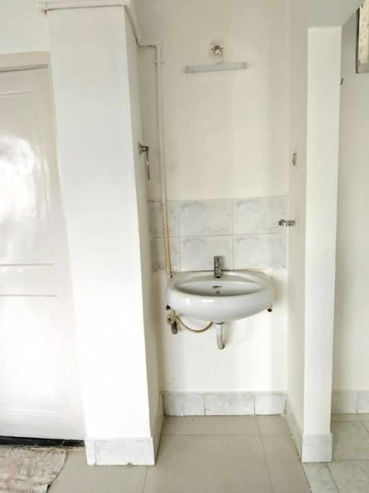 Bathroom, new-mahada-colony 2 Bedroom 860 Sq.Ft. Apartment In Goregaon East Mumbai 10700417