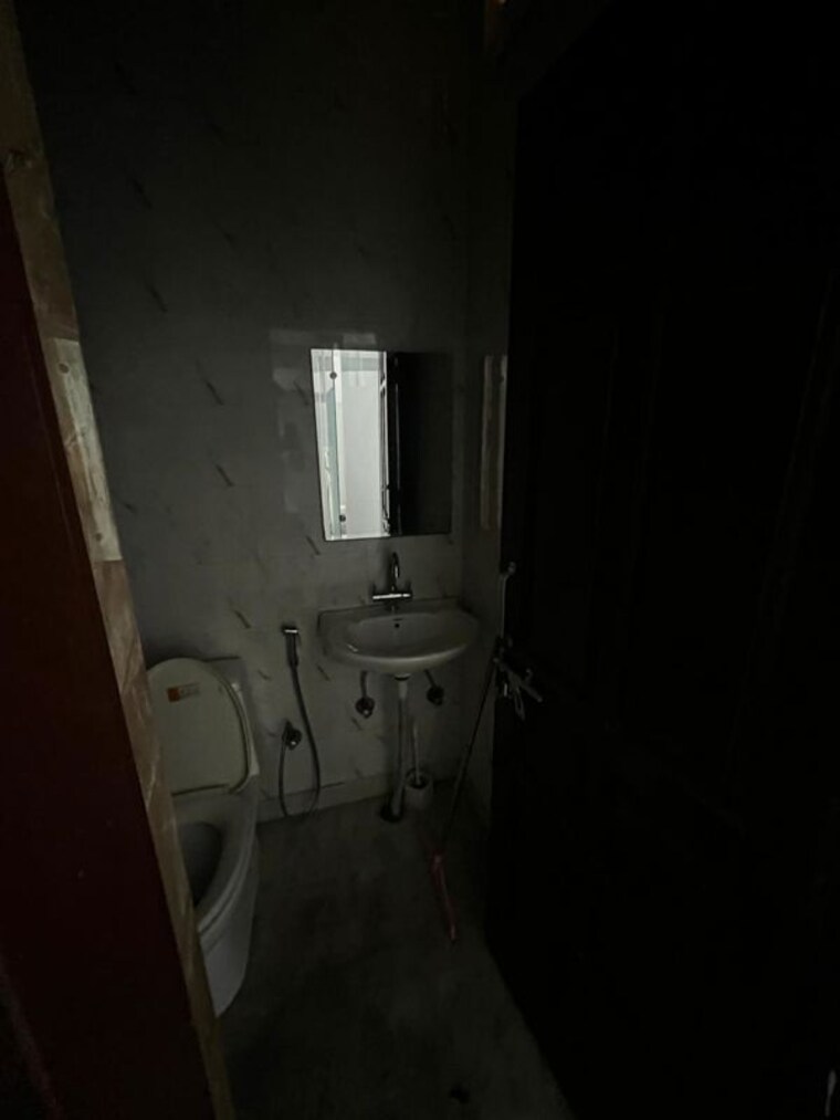 Bathroom, sector 15 Commercial Office Space 900 Sq.Ft. In Sector 15 Gurgaon 10700458