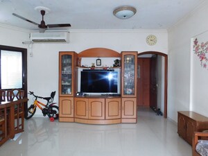 Room in 3 BHK Apartment at Presidential Plaza, Ghatkopar West – for Sale