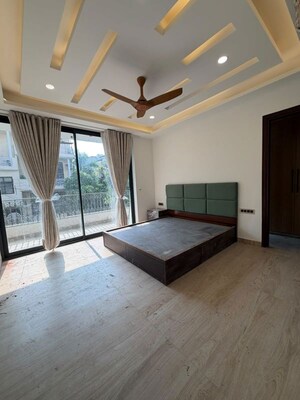 Room in 3 BHK Builder Floor at Sector 14 – for Sale