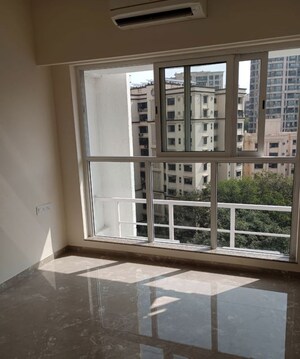 Room in 1 BHK Apartment at LnT Veridian, Powai – for Sale