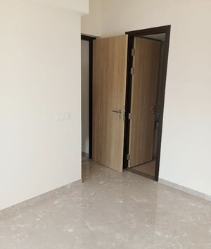 Room in 1 BHK Apartment at LnT Veridian, Powai – for Sale