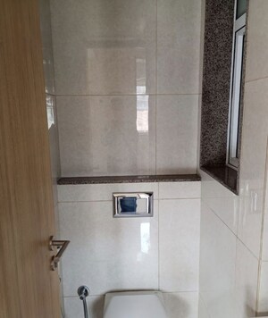 Bathroom in 1 BHK Apartment at LnT Veridian, Powai – for Sale
